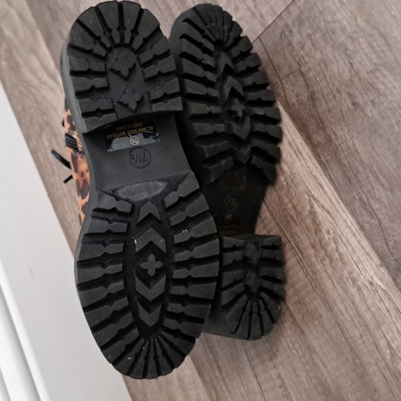 Olivia Ferguson leopard print combat boot - Picture 8 of 9